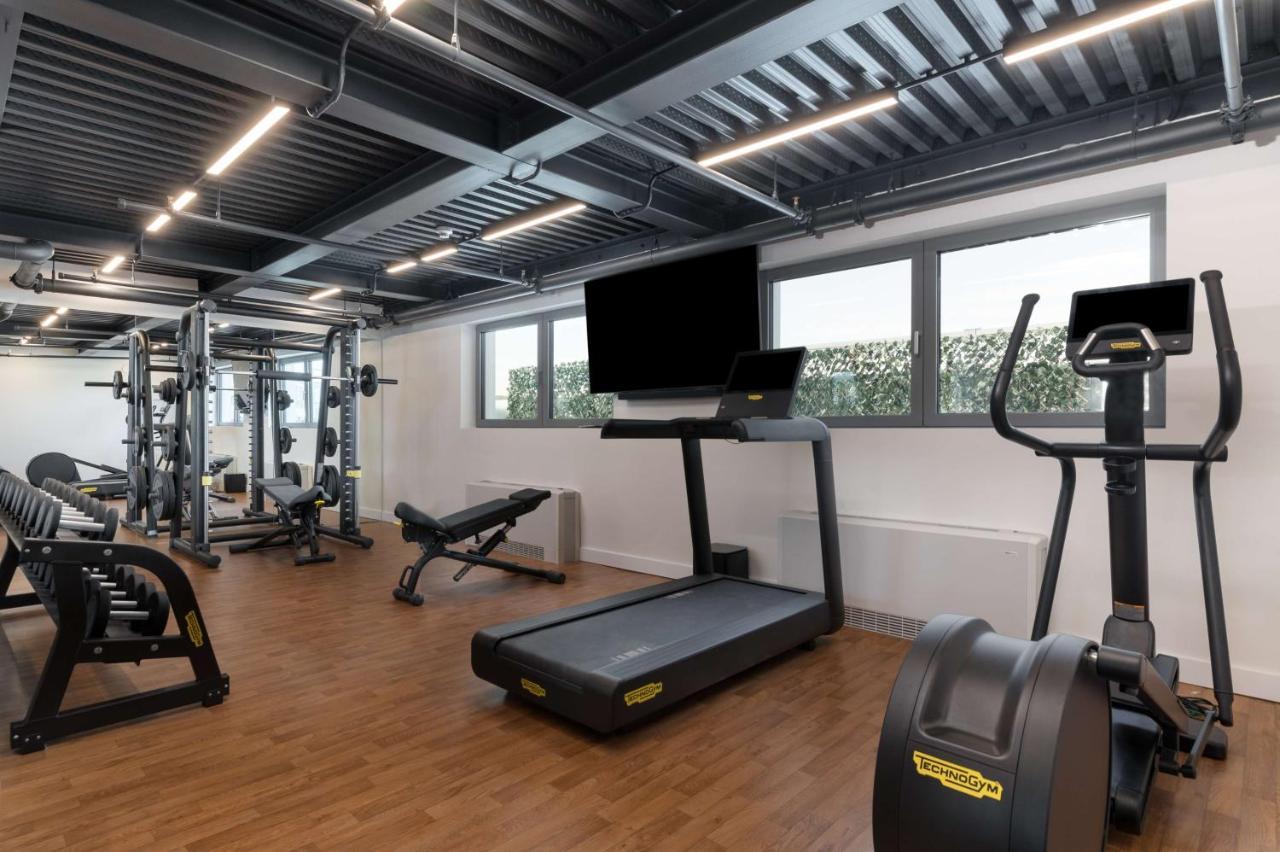 Radisson Blu Hotel, Cluj Exterior foto The gym at the hotel